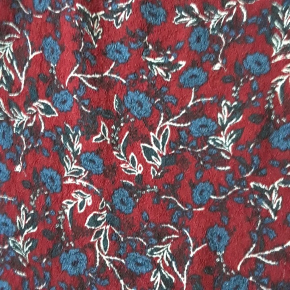 Button-Front Floral Top - Picture 8 of 8